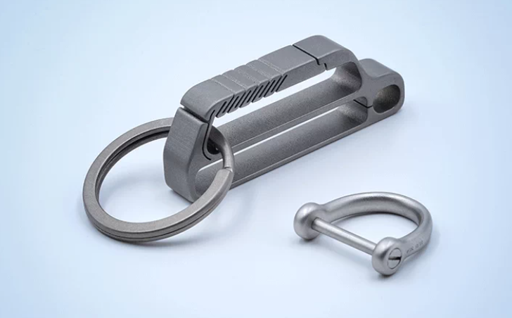 (Default Hong Kong Dollar) Fegve titanium alloy multifunctional belt keychain TI059 car shaped leather buckle+horseshoe buckle+titanium ring - Image 8
