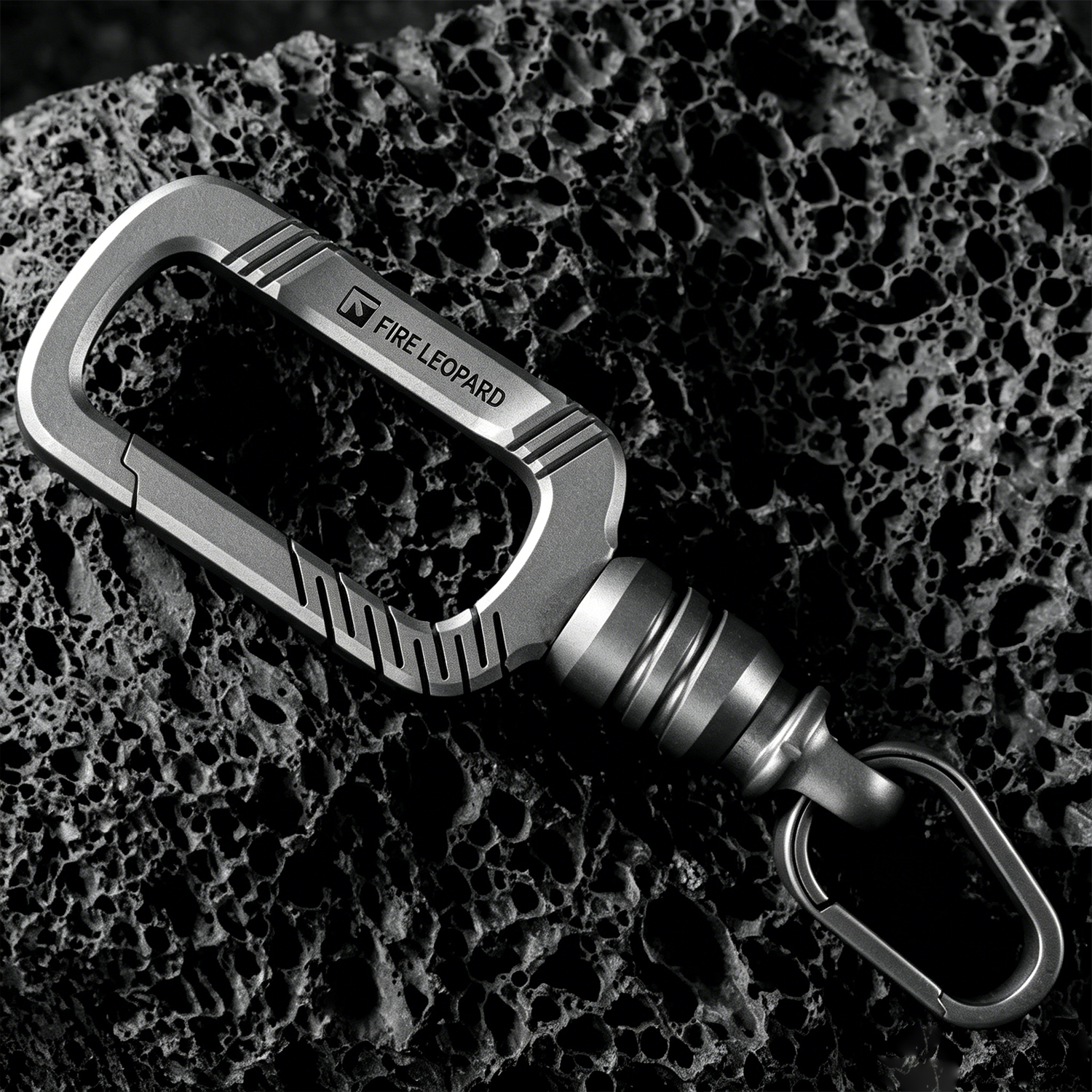 (Default Hong Kong Dollar)Quick detachable rotating all titanium alloy keychain new model - Image 7